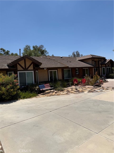 Photo of 18563 Chickory DR, Riverside, CA 92504 (MLS # IV26142161)