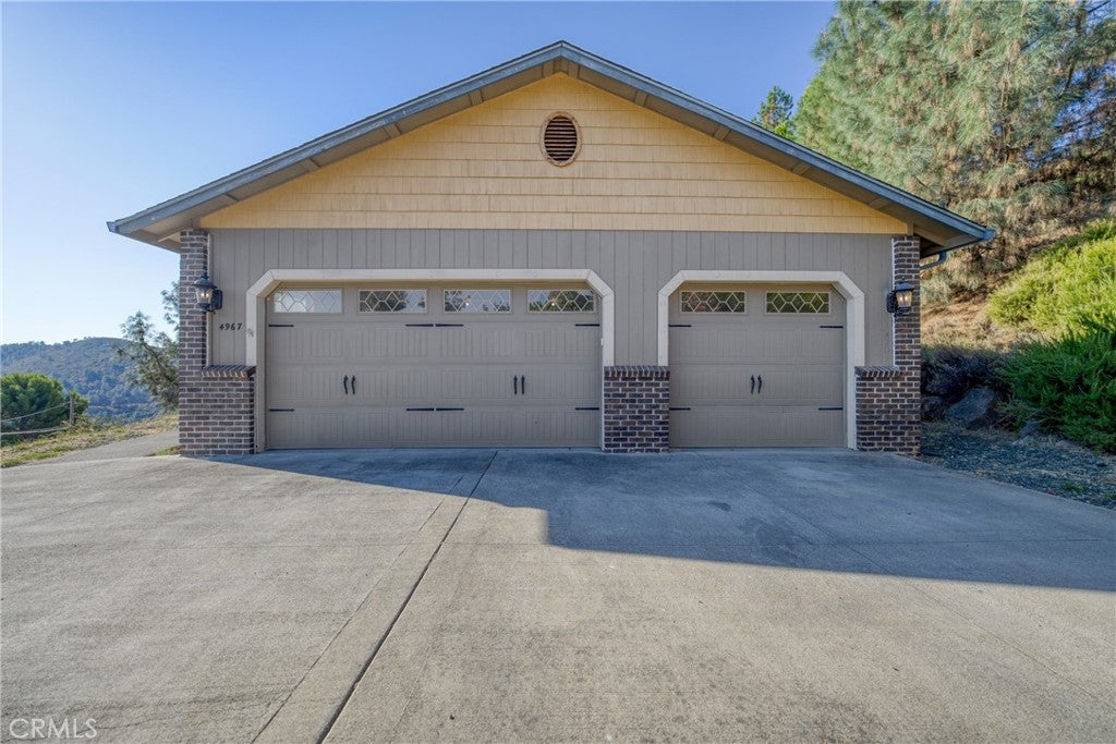 4967 Valley Court