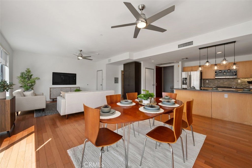 285 W 6th St 326