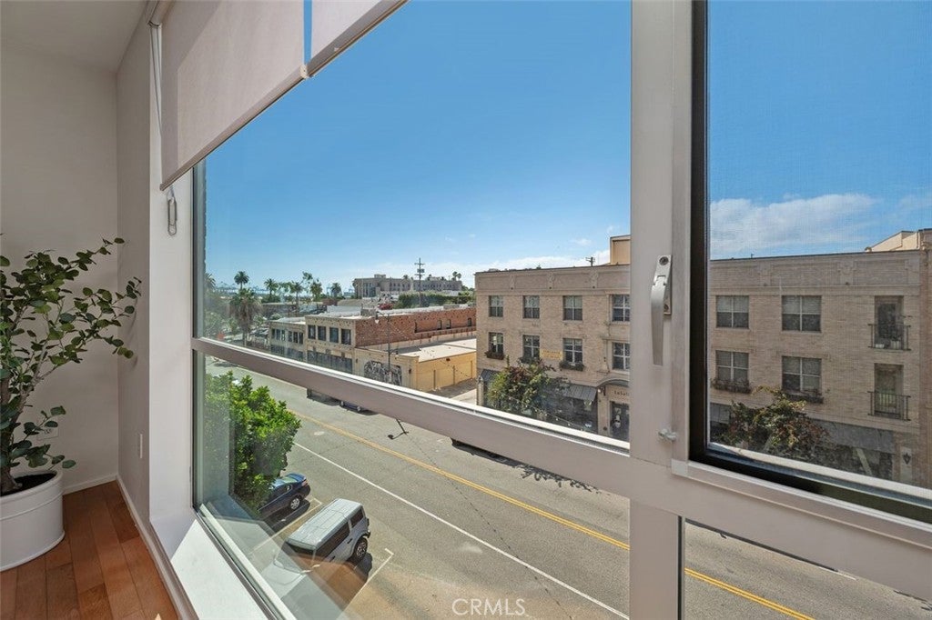 285 W 6th St 326