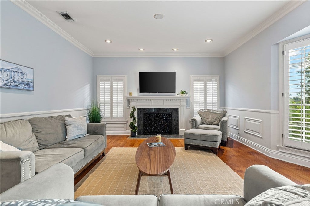 10518 Wellworth
