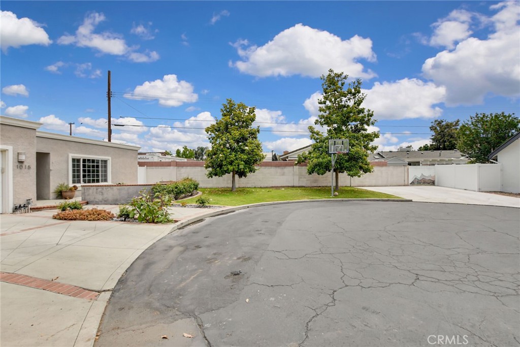 1015 E Walnut Avenue