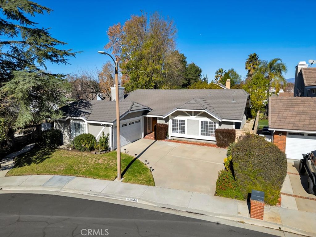 Photo of 23549 Via Plata, Valencia, CA 91355 (MLS # SR26002452)