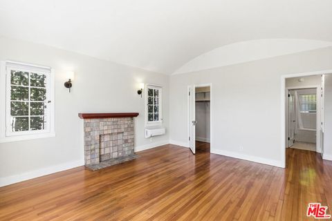 Photo of 7261 Waring, Los Angeles, CA 90046 (MLS # 26666173)