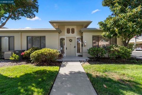 Photo of 2017 Pine Knoll Dr Dr #4, Walnut Creek, CA 94595 (MLS # 41112293) Photo of 2017 Pine Knoll Dr Dr #4, Walnut Creek, CA 94595 (MLS # 41112293)