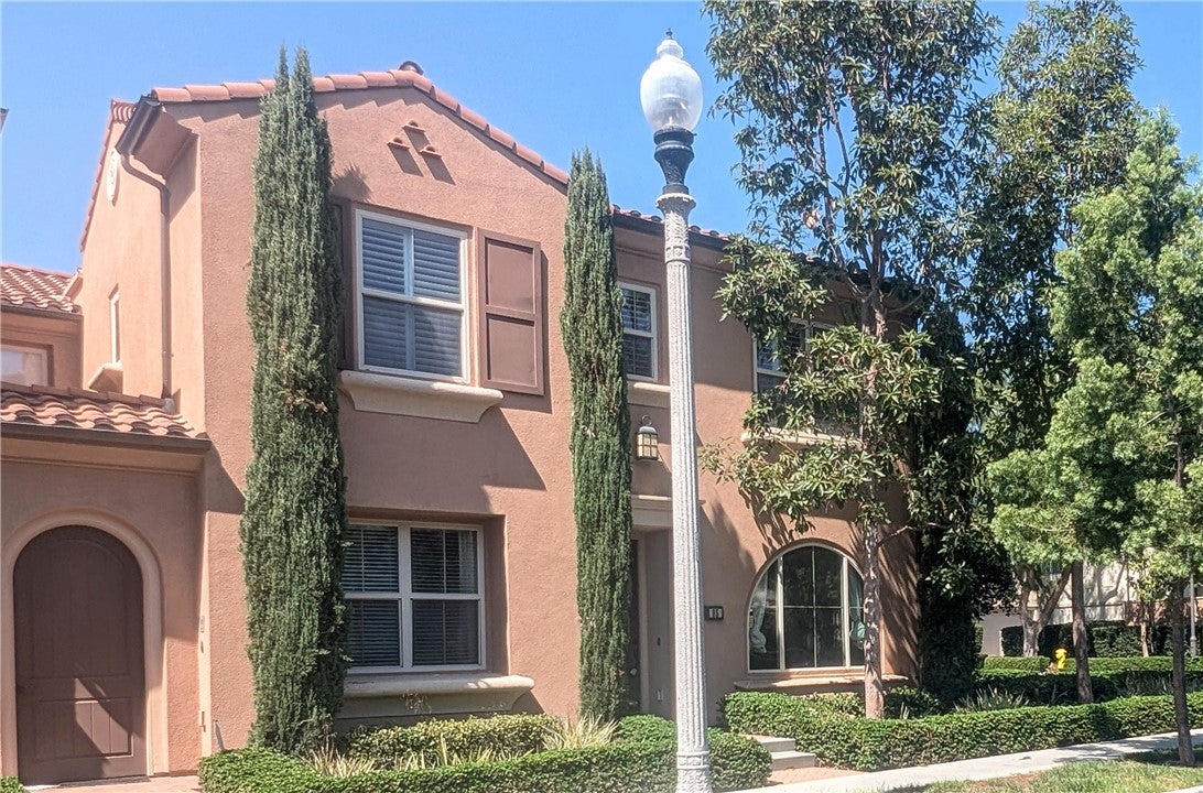 85 Thornhurst