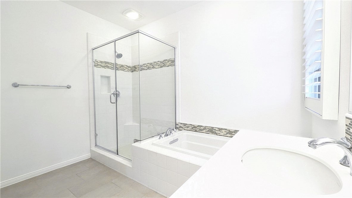 85 Thornhurst, Irvine CA 92620 - Photo 12