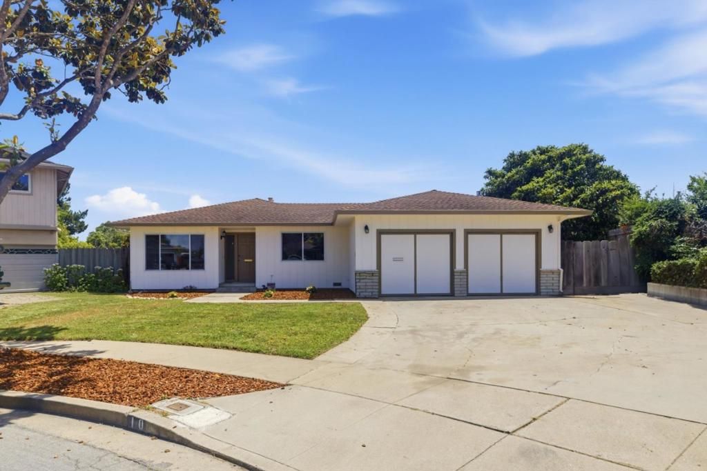 Photo of 10 Saint Regis Circle, Salinas, CA 93905 (MLS # ML82049176)