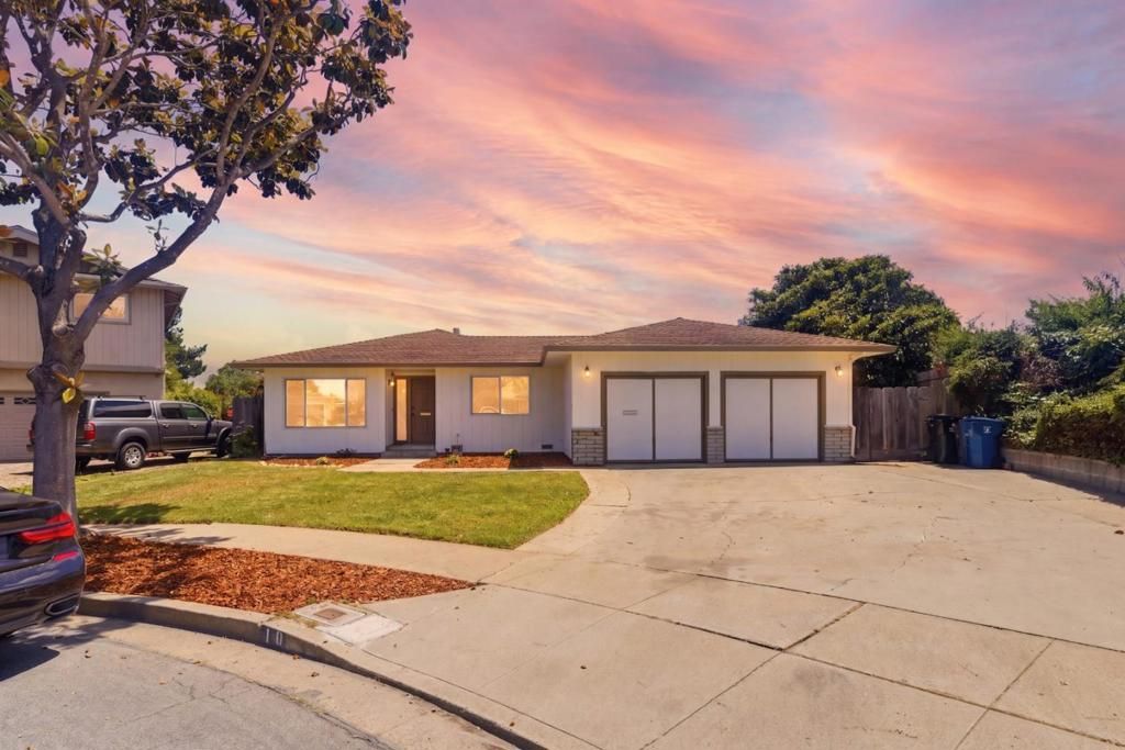 Photo of 10 Saint Regis Circle, Salinas, CA 93905 (MLS # ML82049176)