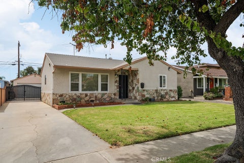 Photo of 337 S Enid Avenue, Azusa, CA 91702 (MLS # CV26185141)