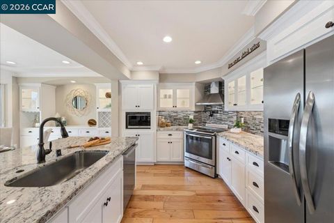 Tiny photo for 2501 2501 Pine Knoll Dr Dr #8, Walnut Creek, CA 94595 (MLS # 41126323)