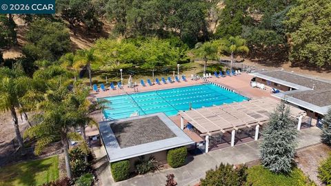 Tiny photo for 2501 2501 Pine Knoll Dr Dr #8, Walnut Creek, CA 94595 (MLS # 41126323)