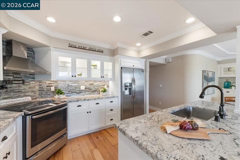 Photo of 2501 2501 Pine Knoll Dr Dr #8, Walnut Creek, CA 94595 (MLS # 41126323)