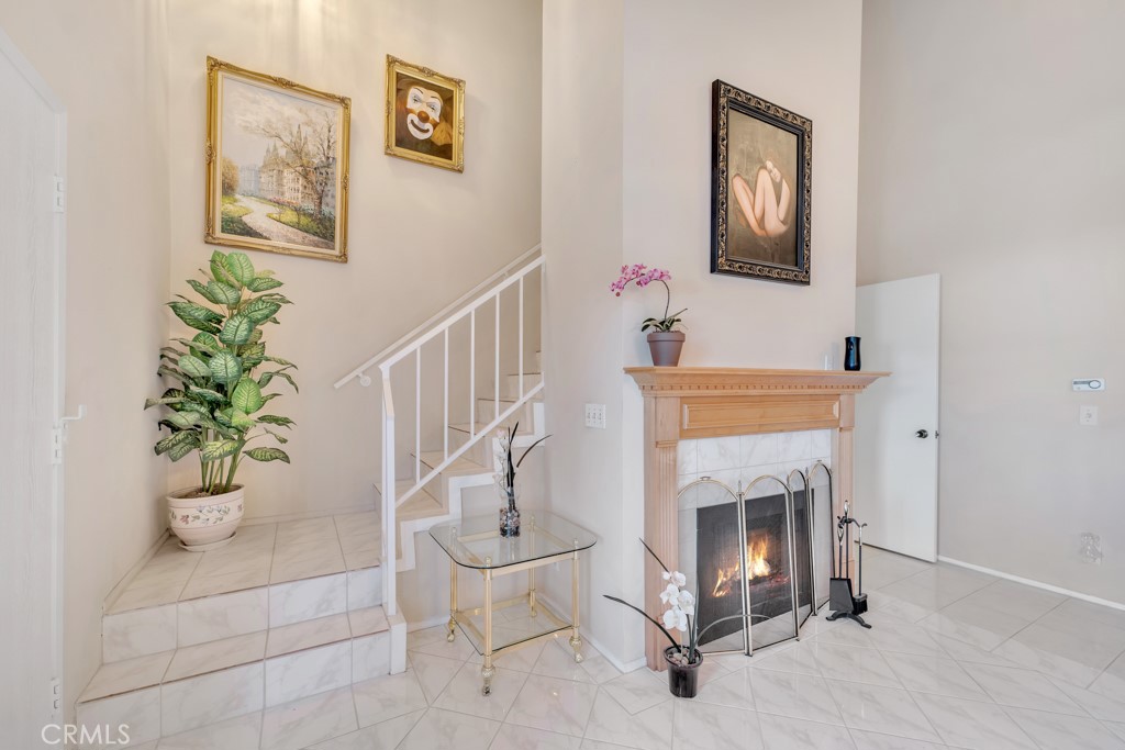 10480 Sunland Boulevard 16