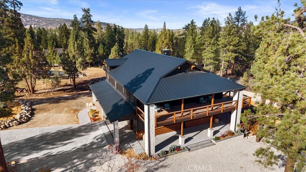 562 Creekside Lane