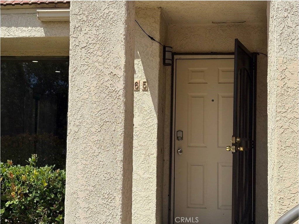 Properties 2 65 Largo Street