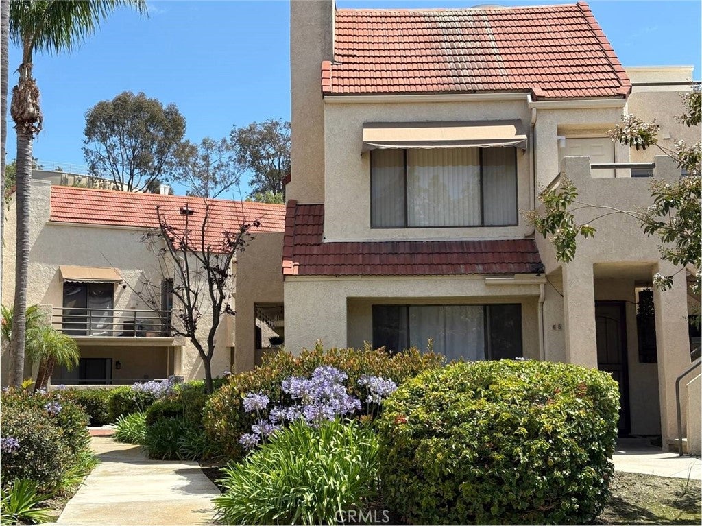 Properties 1 65 Largo Street