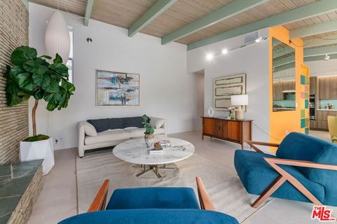 Tiny photo for 1412 N Tigertail Road, Los Angeles, CA 90049 (MLS # 25594699)