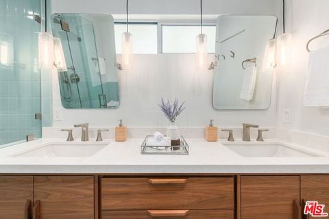 Tiny photo for 1412 N Tigertail Road, Los Angeles, CA 90049 (MLS # 25594699)