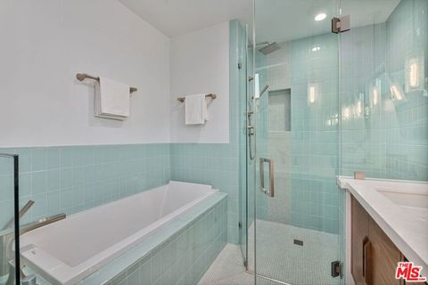 Tiny photo for 1412 N Tigertail Road, Los Angeles, CA 90049 (MLS # 25594699)