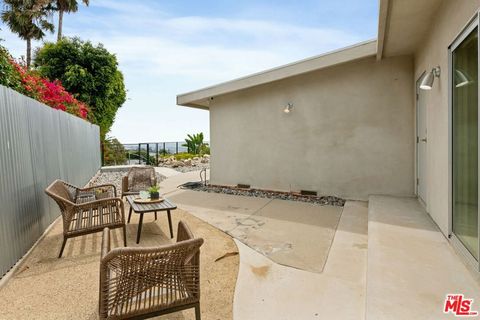 Tiny photo for 1412 N Tigertail Road, Los Angeles, CA 90049 (MLS # 25594699)