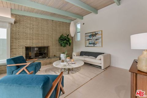Tiny photo for 1412 N Tigertail Road, Los Angeles, CA 90049 (MLS # 25594699)