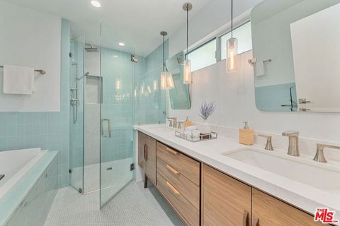 Tiny photo for 1412 N Tigertail Road, Los Angeles, CA 90049 (MLS # 25594699)
