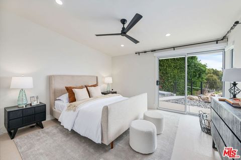 Tiny photo for 1412 N Tigertail Road, Los Angeles, CA 90049 (MLS # 25594699)