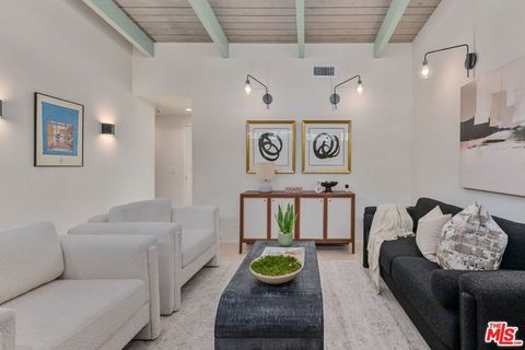 Tiny photo for 1412 N Tigertail Road, Los Angeles, CA 90049 (MLS # 25594699)