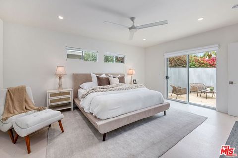 Tiny photo for 1412 N Tigertail Road, Los Angeles, CA 90049 (MLS # 25594699)