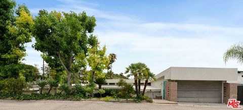 Tiny photo for 1412 N Tigertail Road, Los Angeles, CA 90049 (MLS # 25594699)
