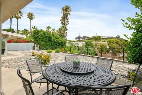 Tiny photo for 1412 N Tigertail Road, Los Angeles, CA 90049 (MLS # 25594699)