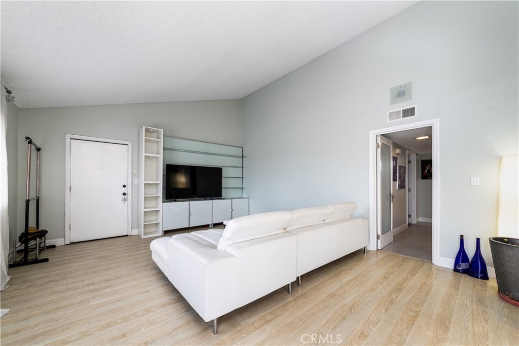 15214 S S Raymond Ave 118