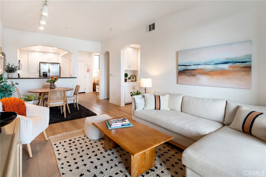 2001 Artesia Boulevard 404