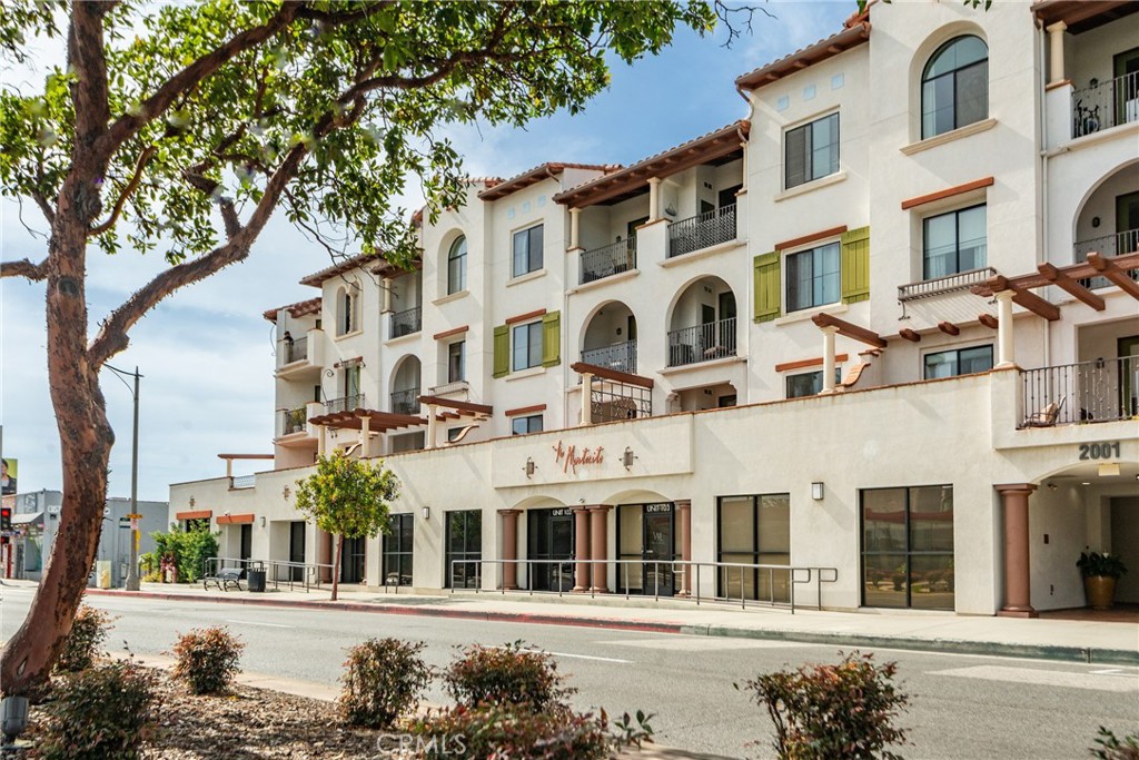 2001 Artesia Boulevard 404