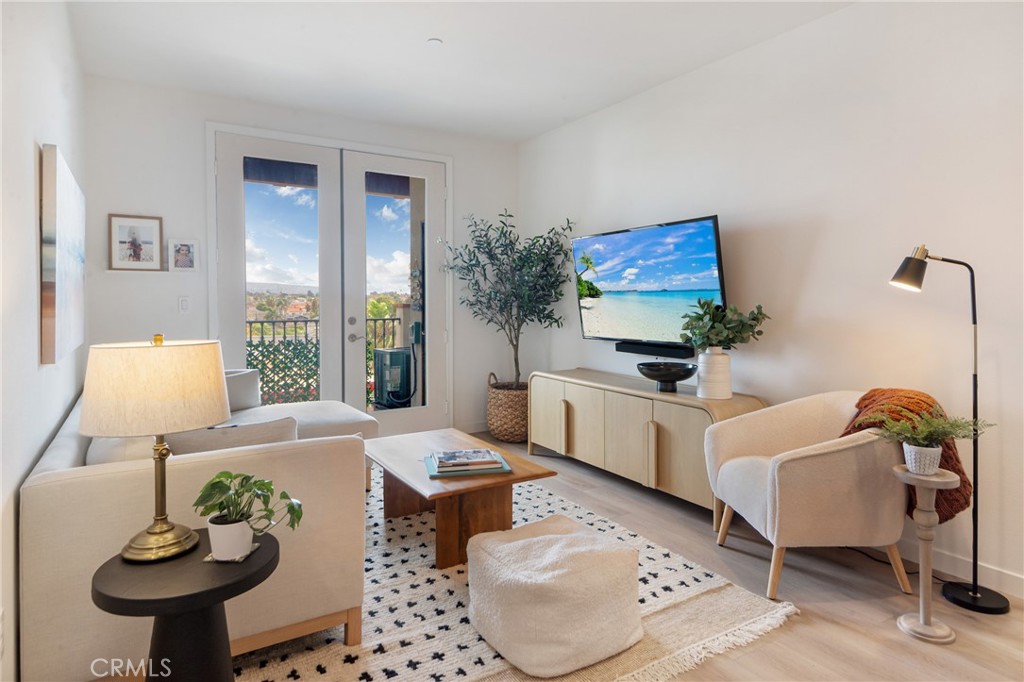 2001 Artesia Boulevard 404