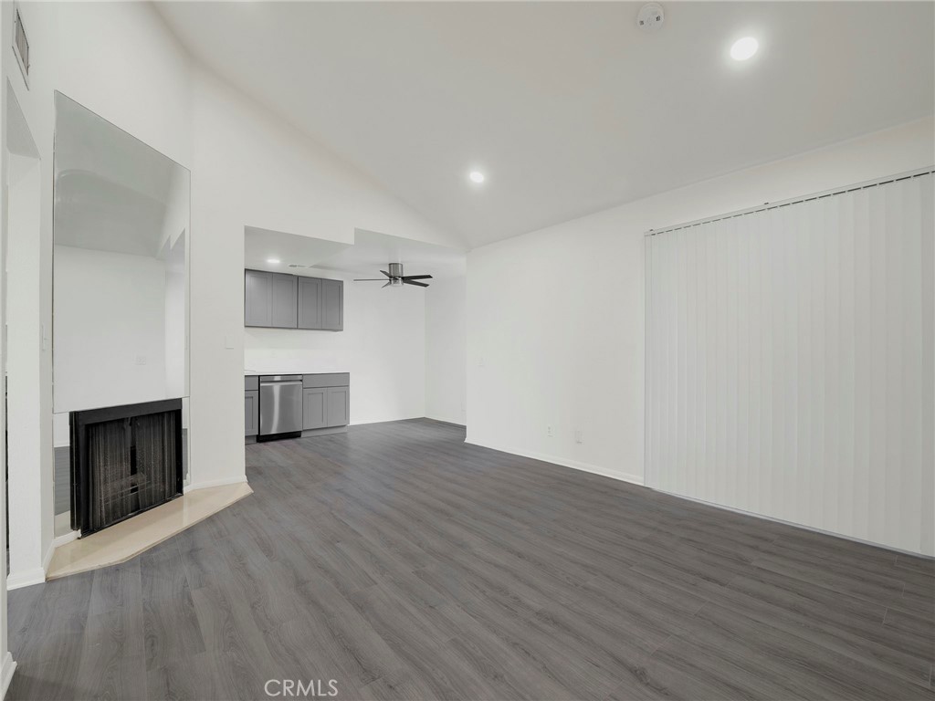 9038 Orion Avenue 209