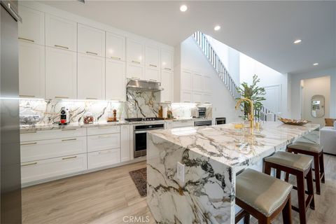 Photo of 20811 W Bur Oak Cir, Porter Ranch, CA 91326 (MLS # SR25264607)