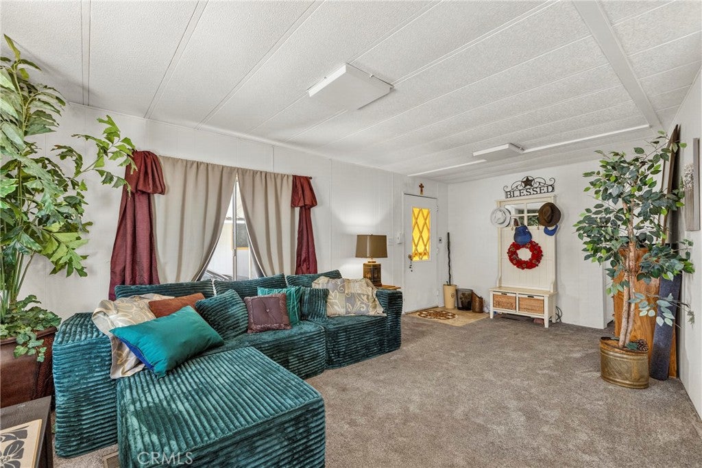881 N Lake 362