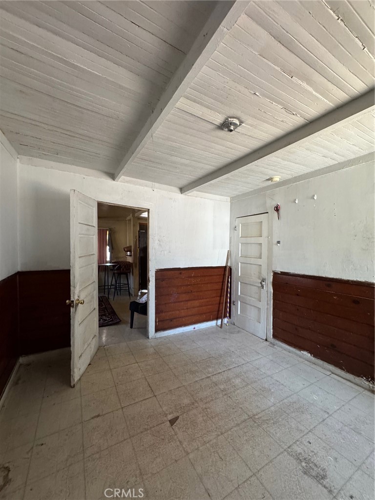 5077 Huntington N