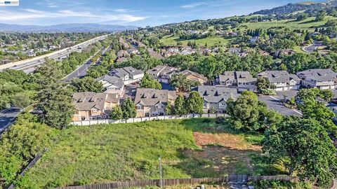 Photo of 19251 San Ramon Valley Bl BLVD, San Ramon, CA 94583 (MLS # 41135949)