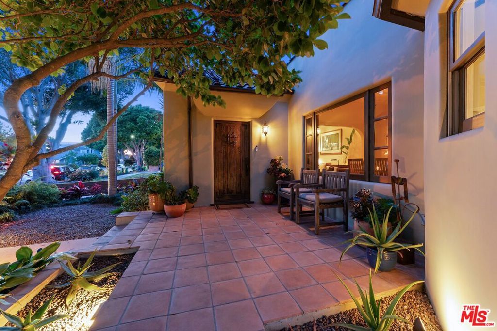 Photo of 4220 Lincoln Avenue, Culver City, CA 90232 (MLS # 26726001)