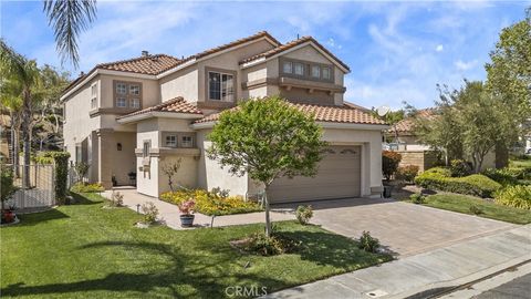 Photo of 19346 Santa Maria Dr, Newhall, CA 91321 (MLS # SR26070472)