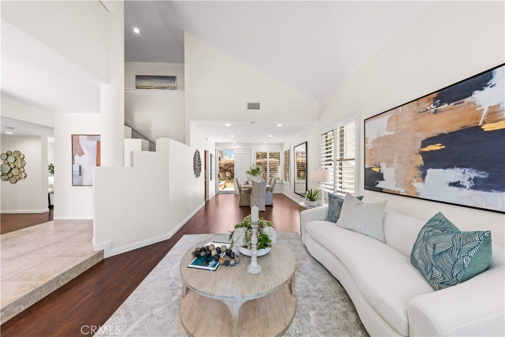 9 Terraza, Irvine CA 92614 - Photo 8