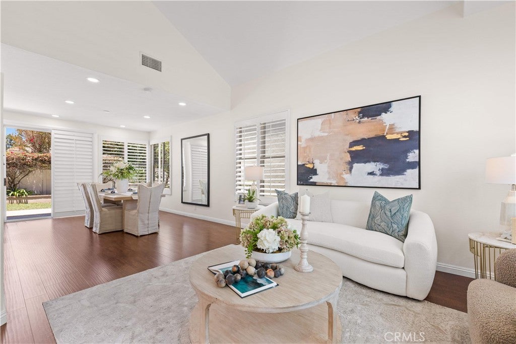9 Terraza, Irvine CA 92614 - Photo 6