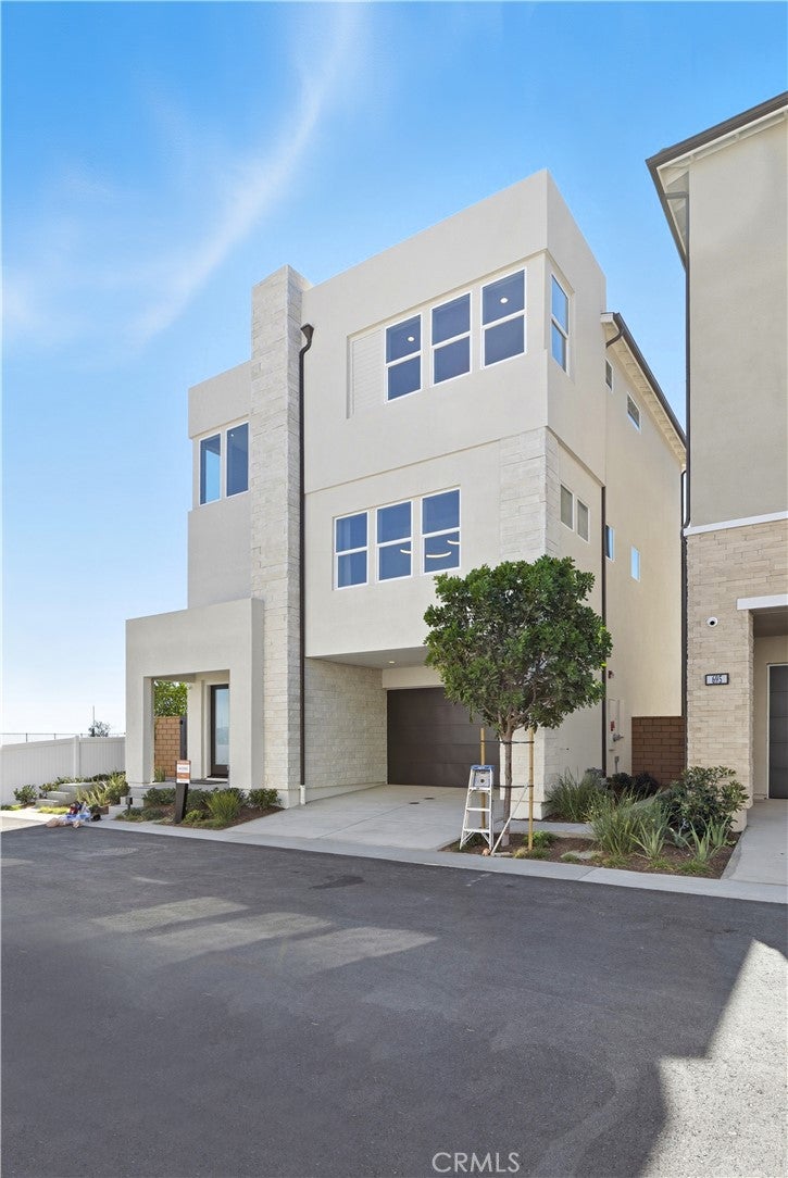 3025 Marlow Lane