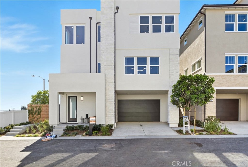 3025 Marlow Lane