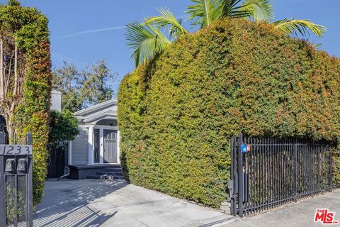 Photo of 1233 N Genesee Avenue, West Hollywood, CA 90046 (MLS # 26653391)