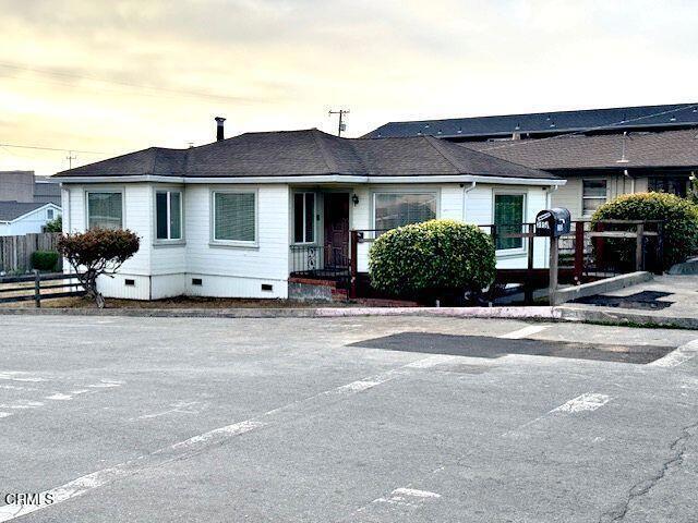 Nice clean front unit with large windows that bring in lots of sunlight. Great for investment or starter home. Has a smaller second unit 672 Square Foot 1 Bed 1 Bath with a known address of 395 1/2 S Mcpherson and a 1 car garage. Separate meters on both units.