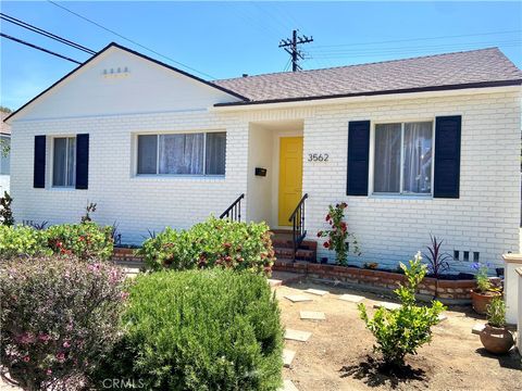 3562 N Studebaker Long Beach CA 90808
